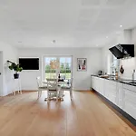 6 Bedroom Cozy In * Grindsted