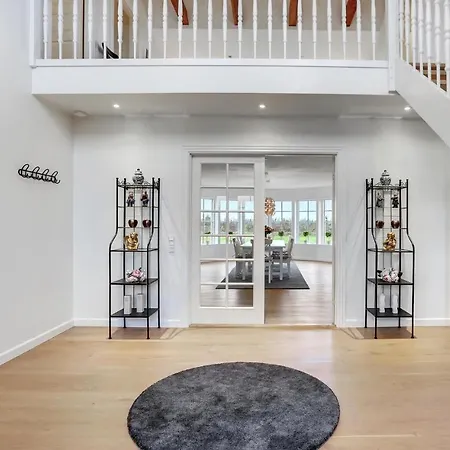 6 Bedroom Cozy In
