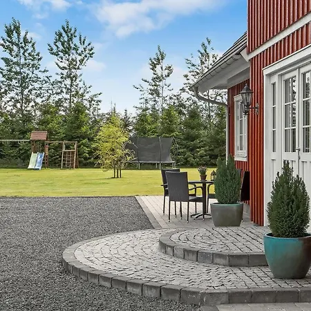 Hébergement de vacances 6 Bedroom Cozy In Grindsted