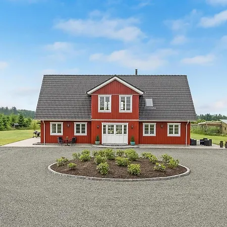 6 Bedroom Cozy In Hébergement de vacances Grindsted