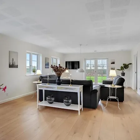 6 Bedroom Cozy In Hébergement de vacances Grindsted
