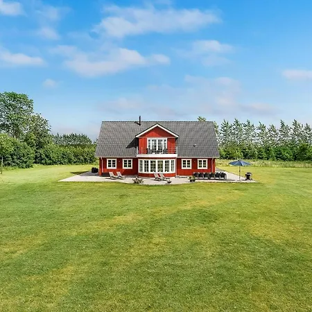 6 Bedroom Cozy In Hébergement de vacances