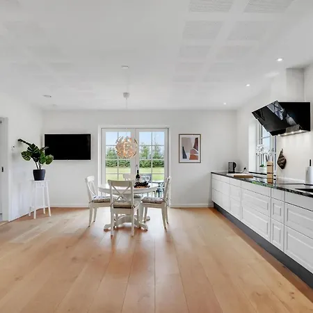 6 Bedroom Cozy In * Grindsted