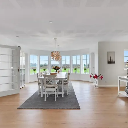 6 Bedroom Cozy In * Grindsted