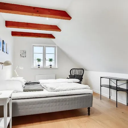 בית נופש 6 Bedroom Cozy In גרינדסטד